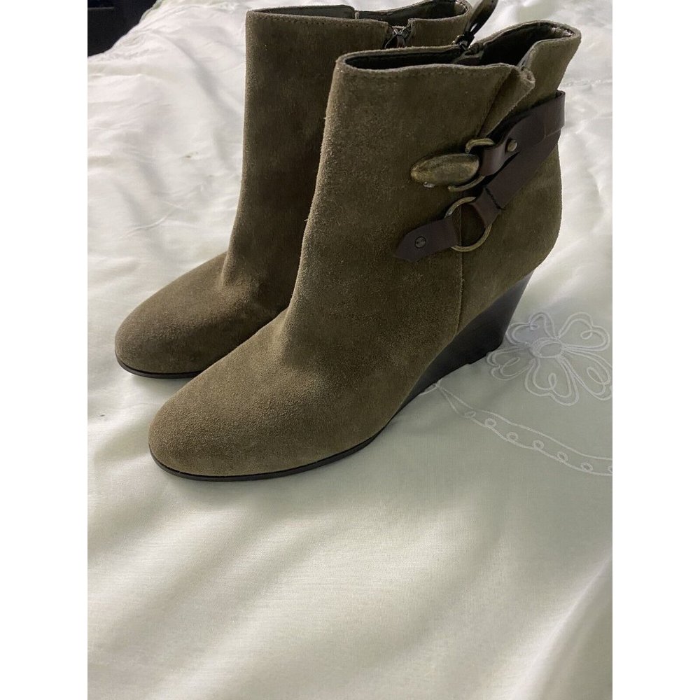 Tahari Ankle Boots Simon Women’s Size 7.5 Green